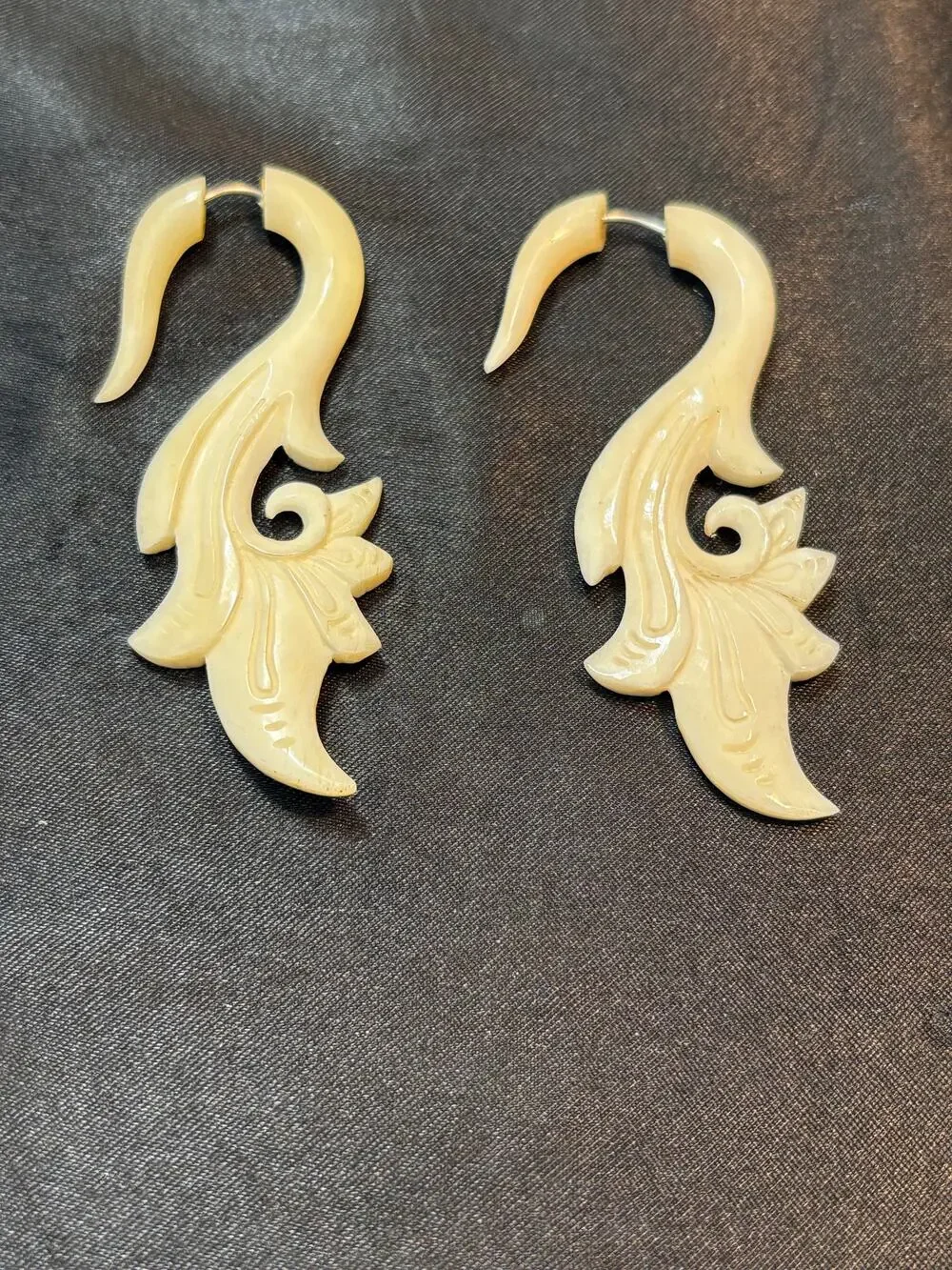 Carved Bone Tribal Scroll Earrings 3.25 in Long 14 g Pair Vintage